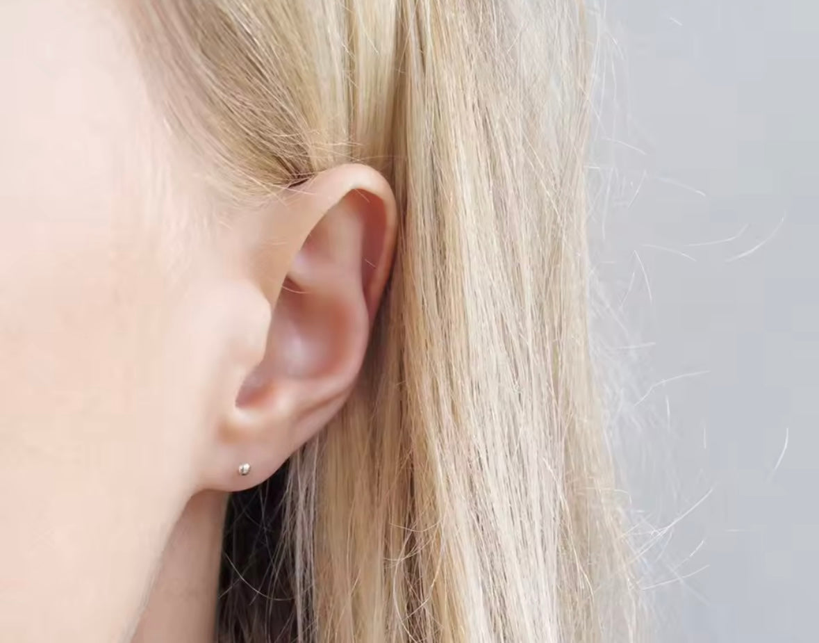 Simple ball earrings