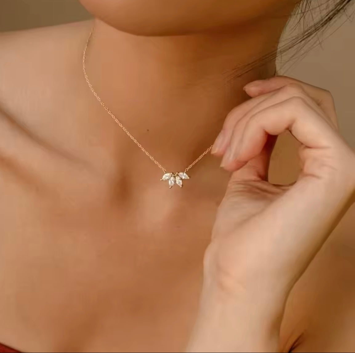 Petal flower necklace