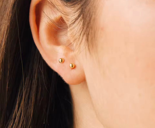 Simple ball earrings