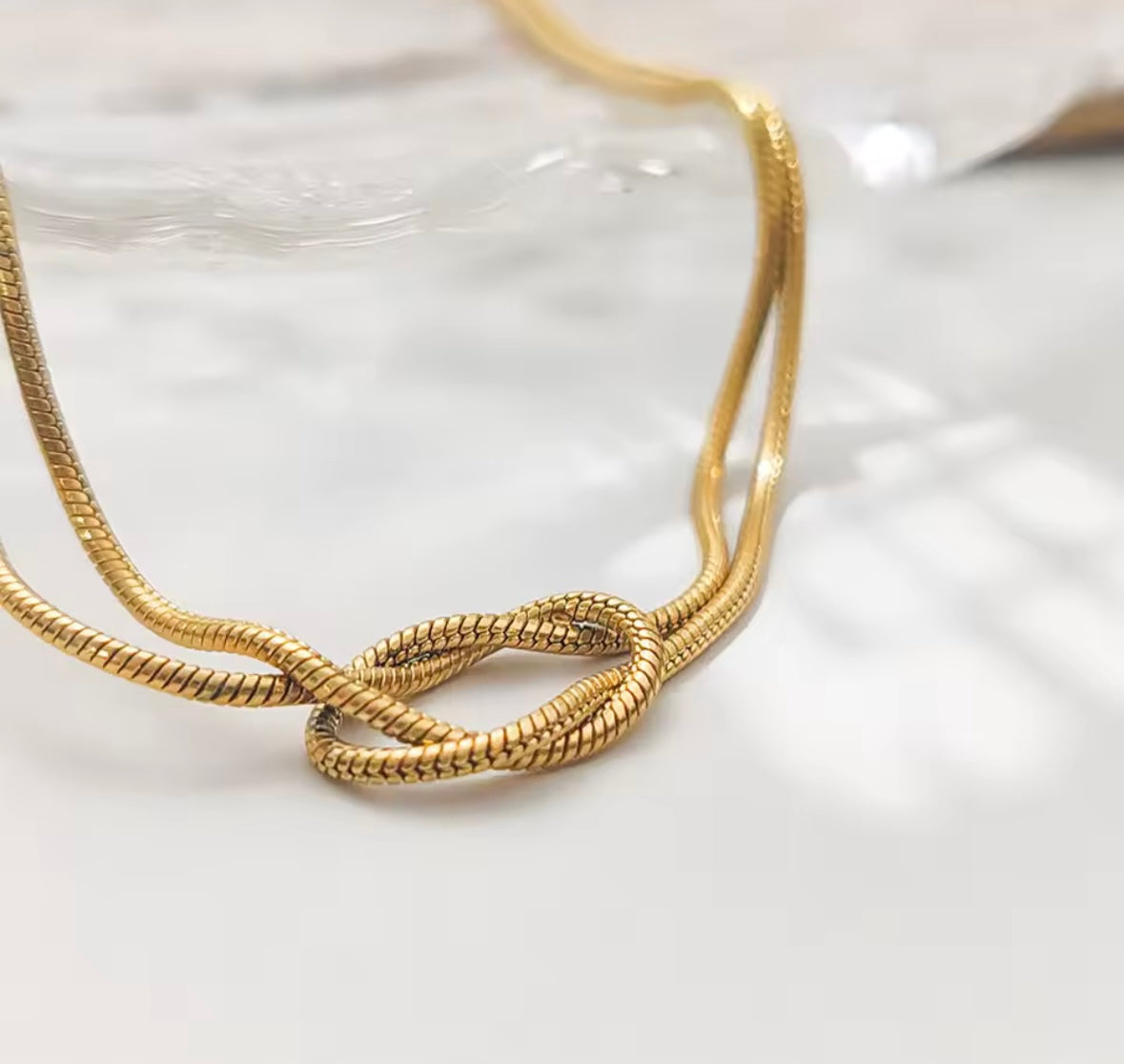 Knotted chain necklace